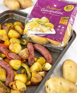 Patatas con salchichas y verduras