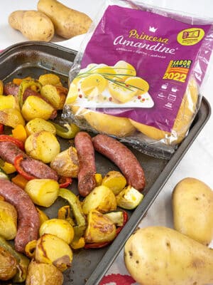 Patatas con salchichas y verduras